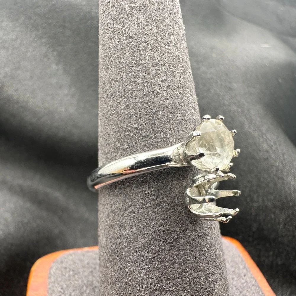 Vintage Y2K Silver Tone Clear Rhinestone Bypass Ring Women's Classic Jewelry 90s